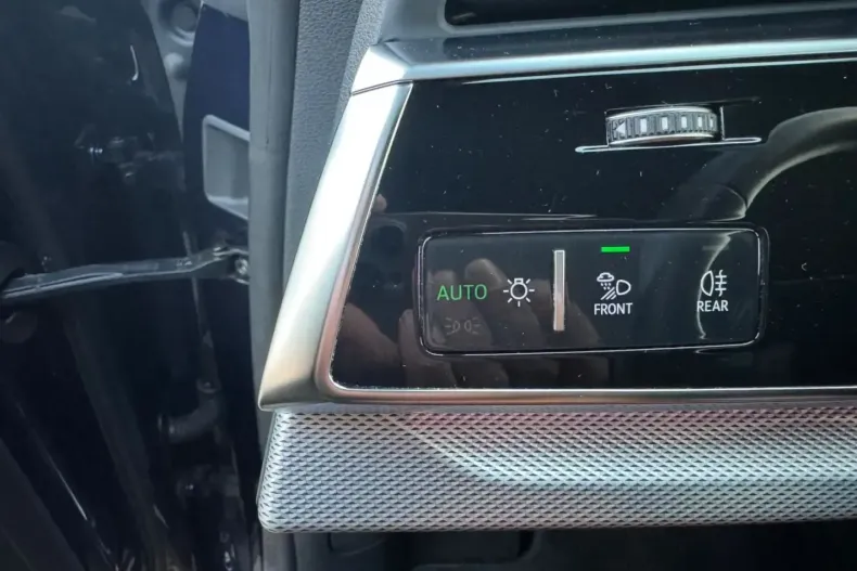 Audi Q8 din 2022 cu 84.888 km - oferta AUD180243 - foto 21