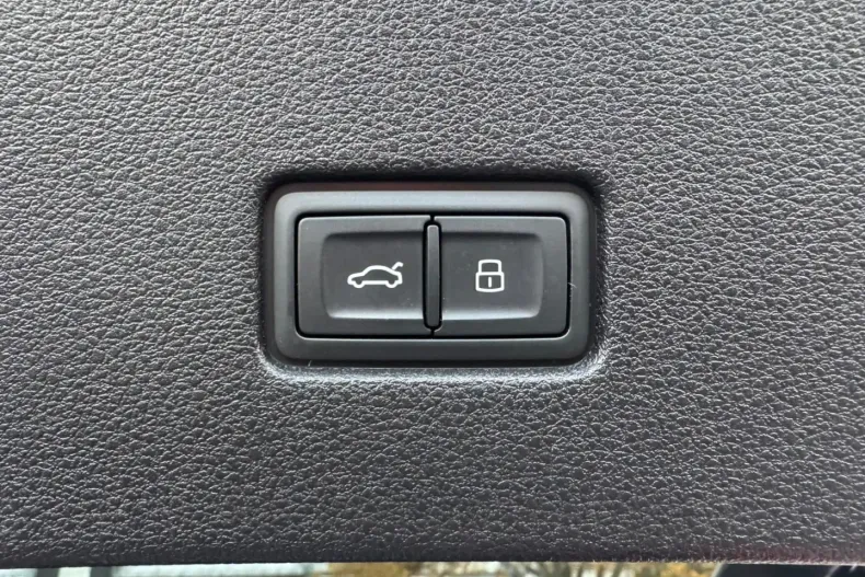 Audi Q8 din 2022 cu 84.888 km - oferta AUD180243 - foto 35