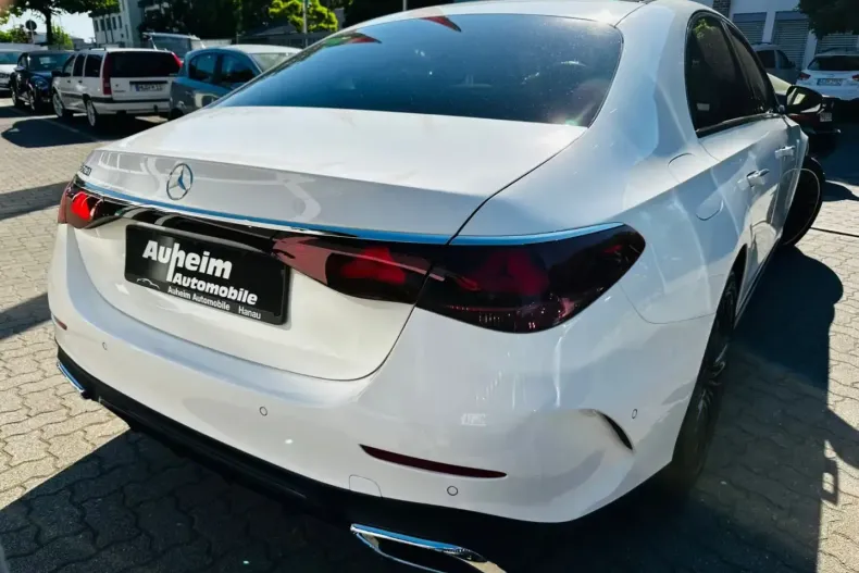 Mercedes-Benz E 200 din 2024 cu 20 km - oferta MER180245 - foto 6