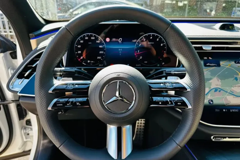 Mercedes-Benz E 200 din 2024 cu 20 km - oferta MER180245 - foto 10