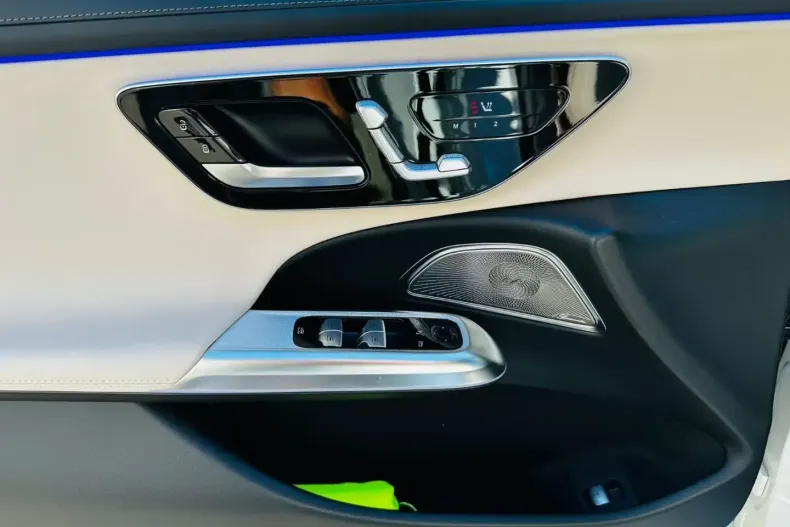 Mercedes-Benz E 200 din 2024 cu 20 km - oferta MER180245 - foto 12