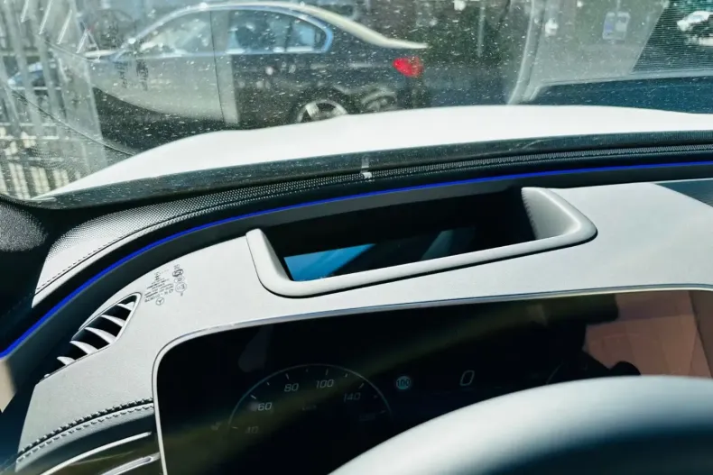 Mercedes-Benz E 200 din 2024 cu 20 km - oferta MER180245 - foto 15