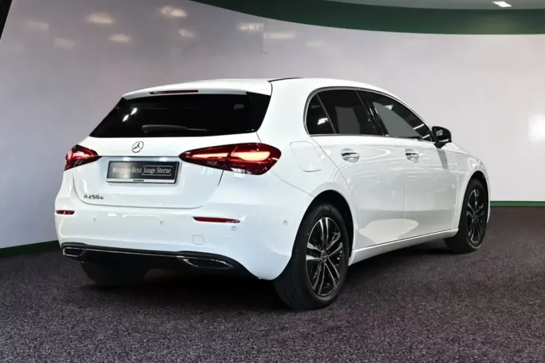 Mercedes-Benz A 250 din 2025 cu 5.000 km - oferta MER180254 - foto 2