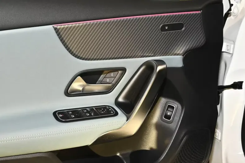 Mercedes-Benz A 250 din 2025 cu 5.000 km - oferta MER180254 - foto 5