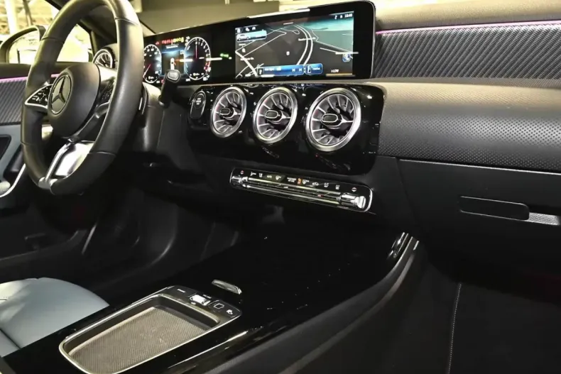 Mercedes-Benz A 250 din 2025 cu 5.000 km - oferta MER180254 - foto 8