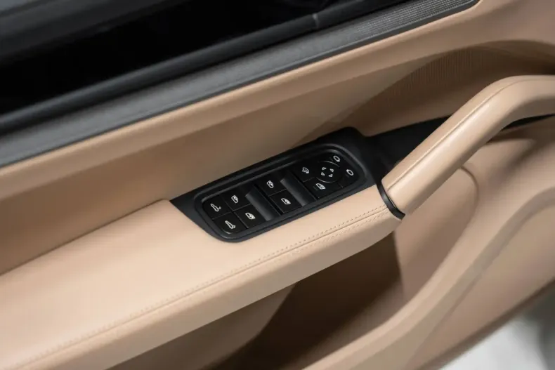 Porsche Cayenne din 2023 cu 28.900 km - oferta POR180257 - foto 19