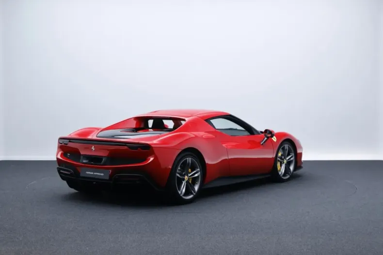 Ferrari 296 GTB din 2024 cu 1.400 km - oferta FER180281 - foto 4