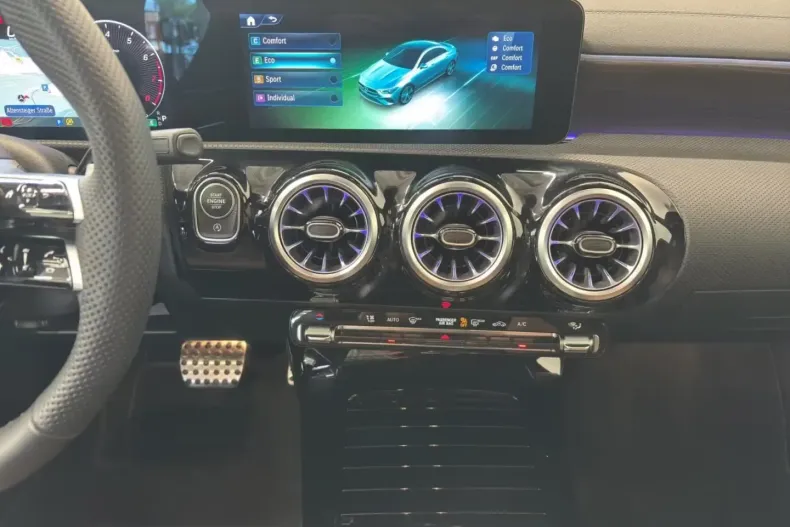 Mercedes-Benz CLA 250 (Clasa CLA) din 2024 cu 7.579 km - oferta MER180282 - foto 14