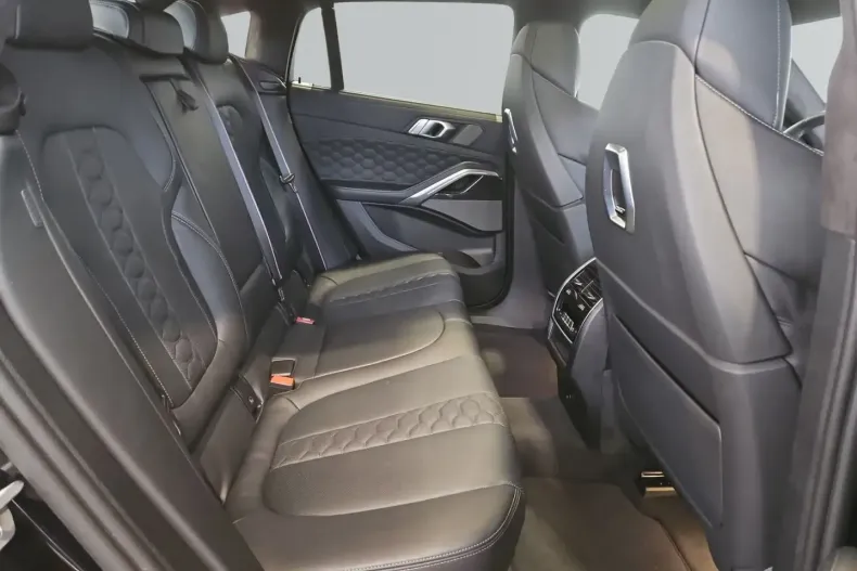 BMW X6 M (Seria X) din 2025 cu 16.363 km - oferta BMW180285 - foto 10