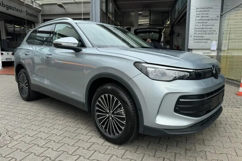 Volkswagen Tiguan din 2024 cu 17.865 km - oferta VOL180303 - foto 6