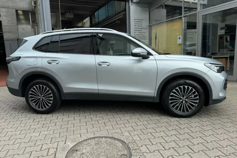 Volkswagen Tiguan din 2024 cu 17.865 km - oferta VOL180303 - foto 14