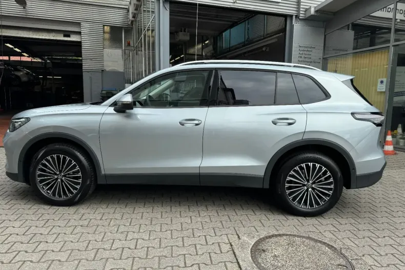 Volkswagen Tiguan din 2024 cu 17.865 km - oferta VOL180303 - foto 16