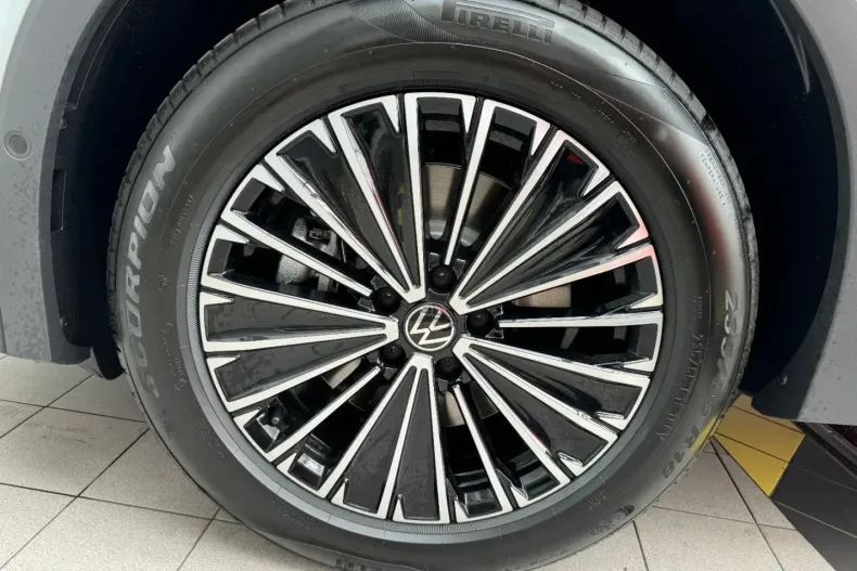 Volkswagen Tiguan din 2024 cu 17.865 km - oferta VOL180303 - foto 17