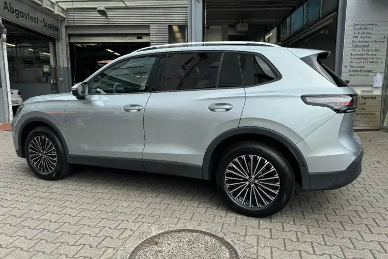 Volkswagen Tiguan din 2024 cu 17.865 km - oferta VOL180303 - foto 20