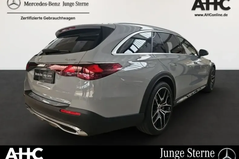 Mercedes-Benz E 450 (Clasa E) din 2024 cu 29.750 km - oferta MER180317 - foto 3