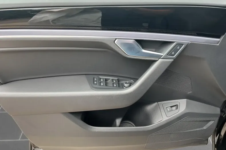 Volkswagen Touareg din 2024 cu 32.300 km - oferta VOL180321 - foto 13