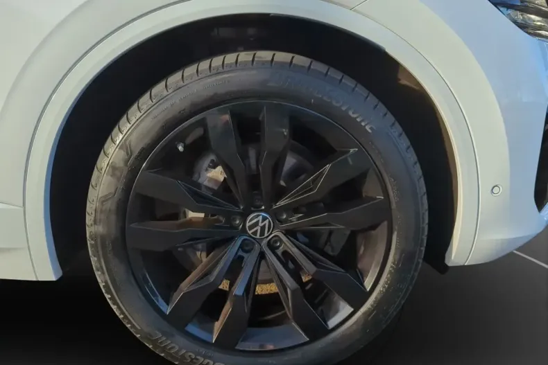 Volkswagen Touareg din 2023 cu 81.900 km - oferta VOL180322 - foto 13