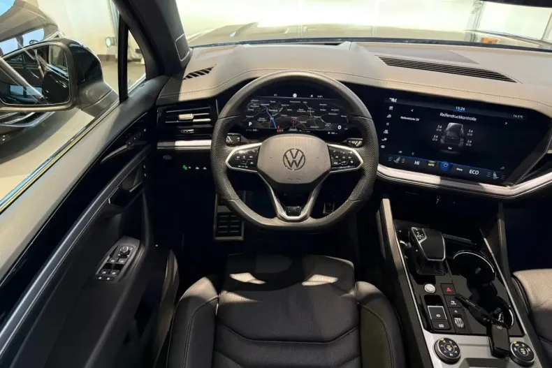 Volkswagen Touareg din 2023 cu 69.204 km - oferta VOL180333 - foto 8