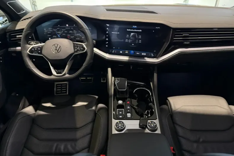 Volkswagen Touareg din 2023 cu 69.204 km - oferta VOL180333 - foto 9