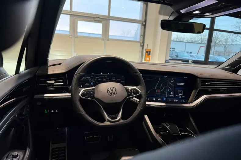 Volkswagen Touareg din 2023 cu 69.204 km - oferta VOL180333 - foto 11