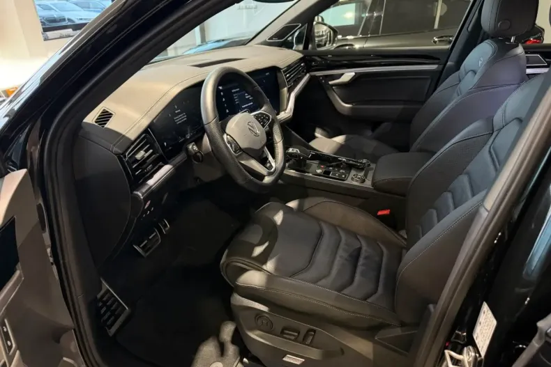 Volkswagen Touareg din 2023 cu 69.204 km - oferta VOL180333 - foto 14