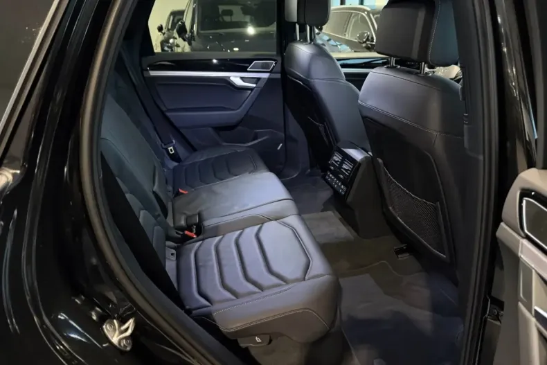 Volkswagen Touareg din 2023 cu 69.204 km - oferta VOL180333 - foto 15