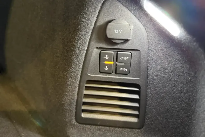 Volkswagen Touareg din 2023 cu 69.204 km - oferta VOL180333 - foto 16