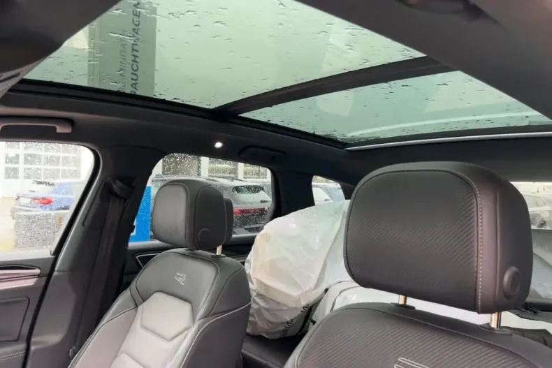 Volkswagen Touareg din 2023 cu 97.475 km - oferta VOL180336 - foto 12