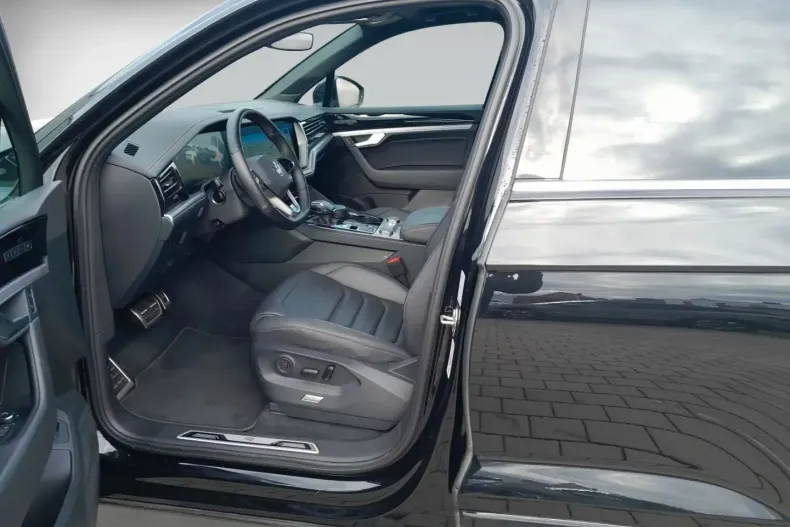 Volkswagen Touareg din 2023 cu 48.900 km - oferta VOL180339 - foto 11