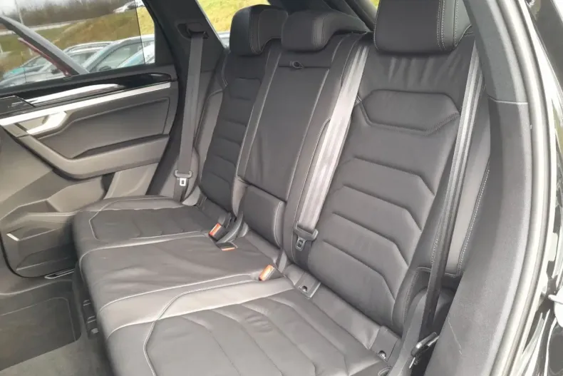 Volkswagen Touareg din 2023 cu 48.900 km - oferta VOL180339 - foto 13