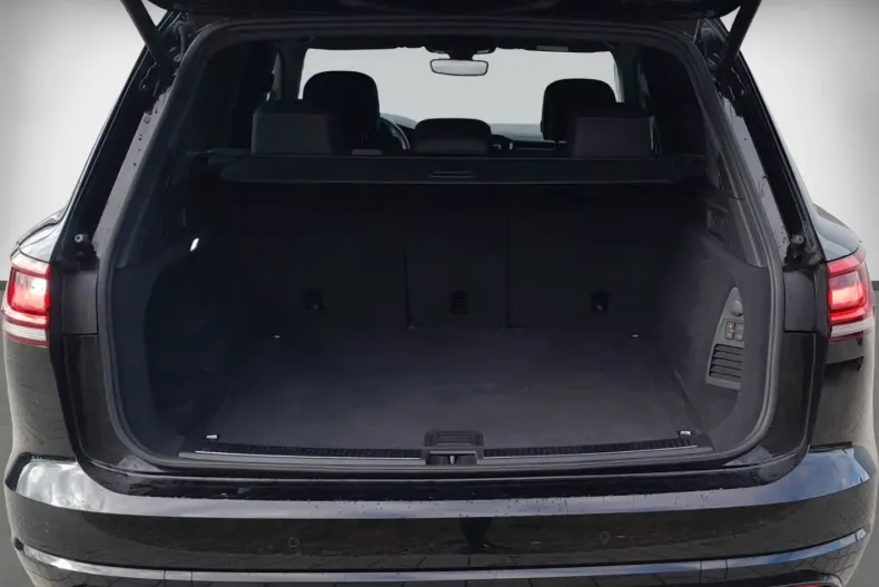 Volkswagen Touareg din 2023 cu 48.900 km - oferta VOL180339 - foto 14