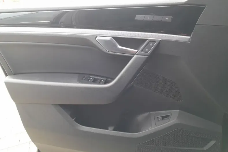 Volkswagen Touareg din 2023 cu 48.900 km - oferta VOL180339 - foto 16