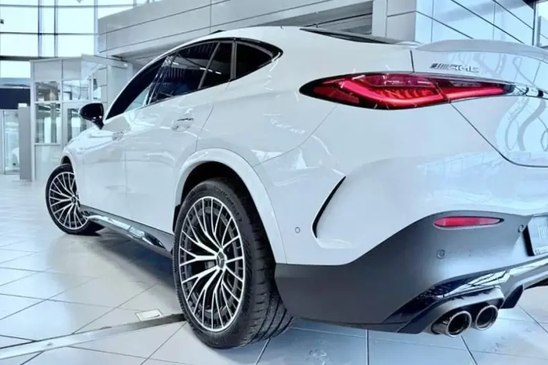 Mercedes-Benz GLC 43 AMG (Clasa GLC) din 2024 cu 10.000 km - oferta MER180351 - foto 2