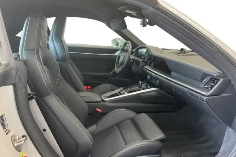 Porsche 911 din 2024 cu 9.900 km - oferta POR180356 - foto 4