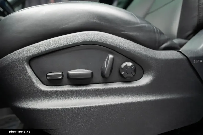 Porsche Cayenne din 2023 cu 68.302 km - oferta POR180358 - foto 9