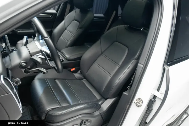 Porsche Cayenne din 2023 cu 68.302 km - oferta POR180358 - foto 11
