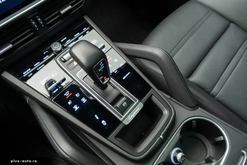 Porsche Cayenne din 2023 cu 68.302 km - oferta POR180358 - foto 19