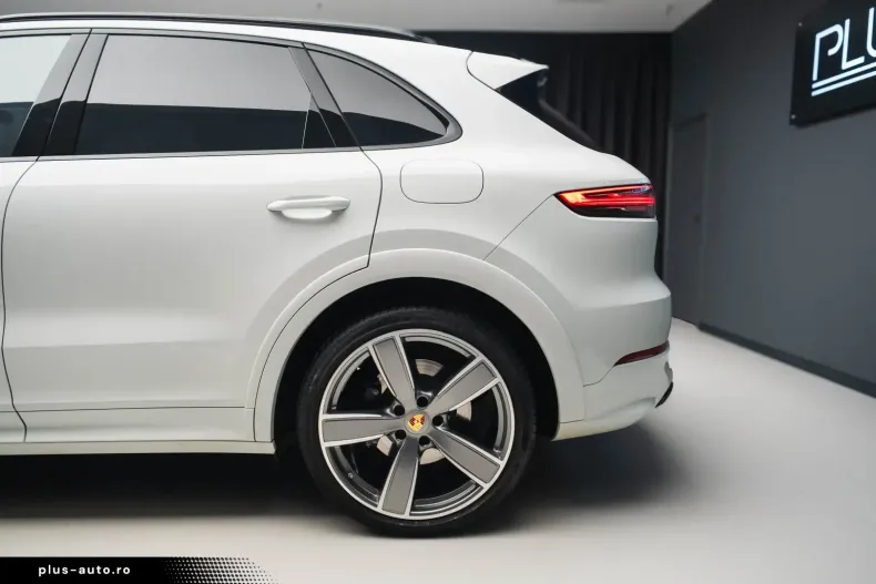 Porsche Cayenne din 2023 cu 68.302 km - oferta POR180358 - foto 31