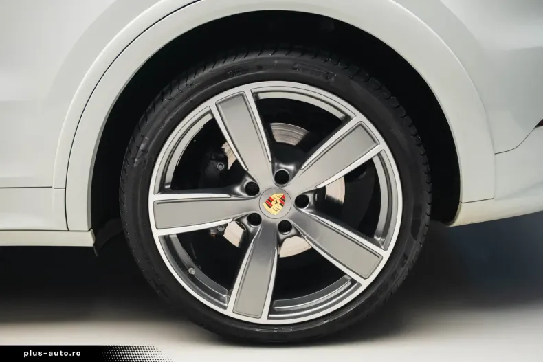 Porsche Cayenne din 2023 cu 68.302 km - oferta POR180358 - foto 36