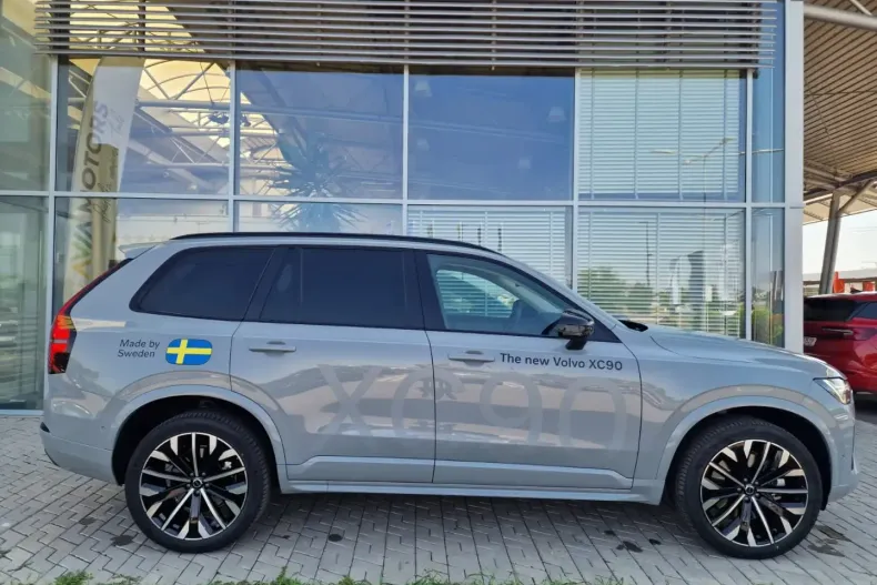Volvo XC90 din 2025 cu 2.775 km - oferta VOL180359 - foto 5