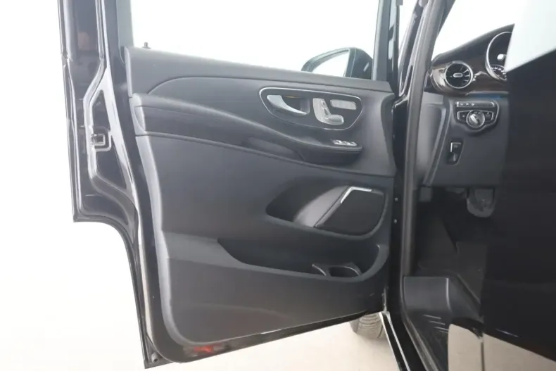 Mercedes-Benz V 300 (Clasa V) din 2024 cu 40.800 km - oferta MER180363 - foto 11