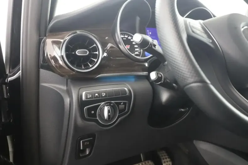 Mercedes-Benz V 300 (Clasa V) din 2024 cu 40.800 km - oferta MER180363 - foto 16