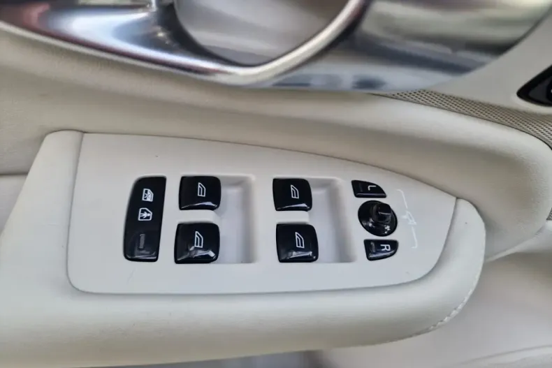 Volvo XC90 din 2024 cu 19.174 km - oferta VOL180364 - foto 11