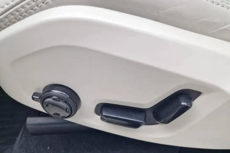 Volvo XC90 din 2024 cu 19.174 km - oferta VOL180364 - foto 14