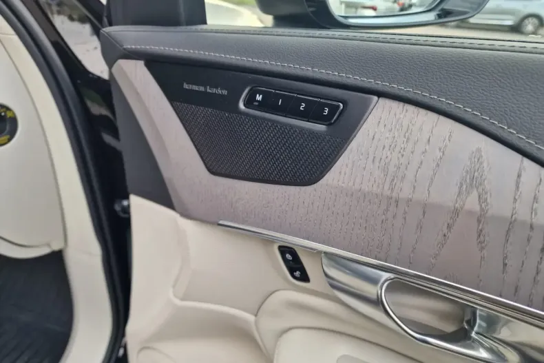 Volvo XC90 din 2024 cu 19.174 km - oferta VOL180364 - foto 35