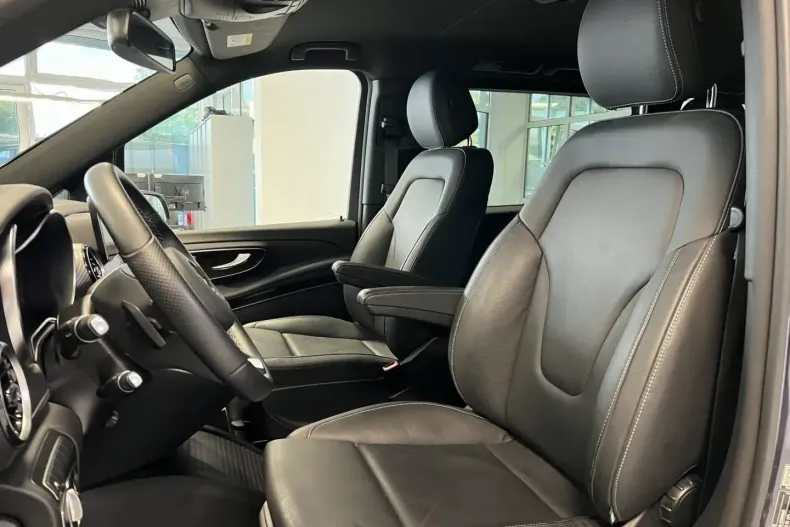 Mercedes-Benz V 300 (Clasa V) din 2023 cu 43.726 km - oferta MER180368 - foto 9