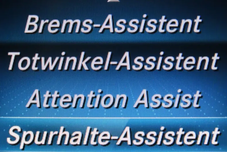 Mercedes-Benz V 300 (Clasa V) din 2023 cu 43.726 km - oferta MER180368 - foto 16