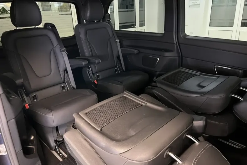 Mercedes-Benz V 300 (Clasa V) din 2023 cu 43.726 km - oferta MER180368 - foto 21