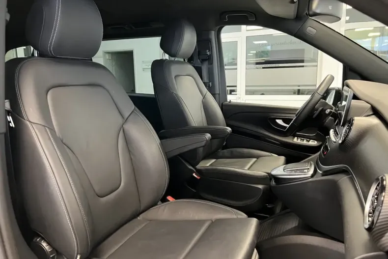 Mercedes-Benz V 300 (Clasa V) din 2023 cu 43.726 km - oferta MER180368 - foto 24