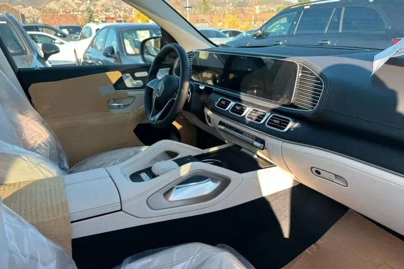 Mercedes-Benz GLC 300 (Clasa GLC) din 2026 cu 70 km - oferta MER180375 - foto 11